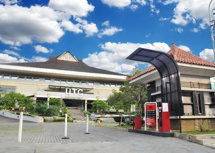 Capital O 1571 UtcHotel Semarang